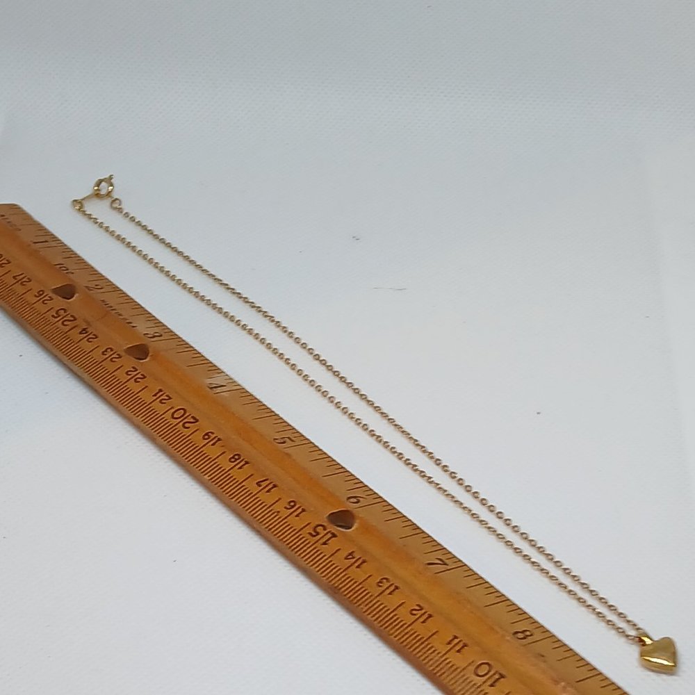 Vintage Avon Gold Tone Heart Pendant Necklace with Faux Pearls #12W - Picture 9 of 12